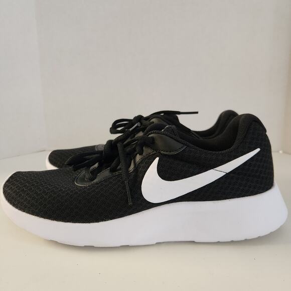 Nike Womens Roshe One Running Shoes (8.5 B(M) US)(Black/White/ ) - Picture 4 of 9